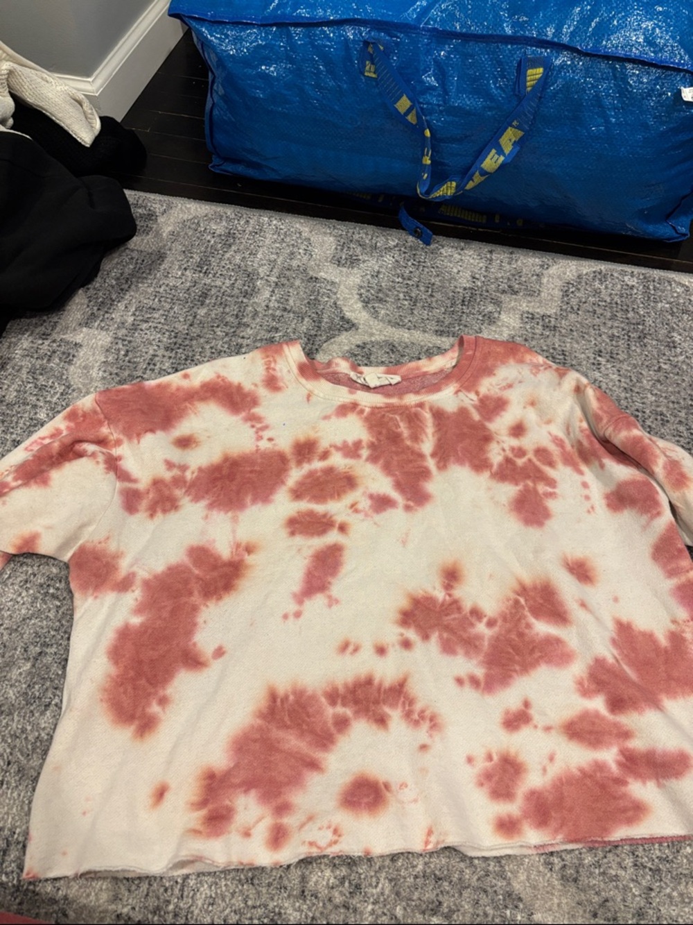 Hippie Rose Women's Pink and White Tie-Dye Sweatshirt